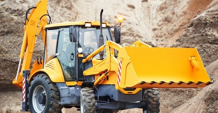 Primary Advantages of Hiring Professional Earth Movers